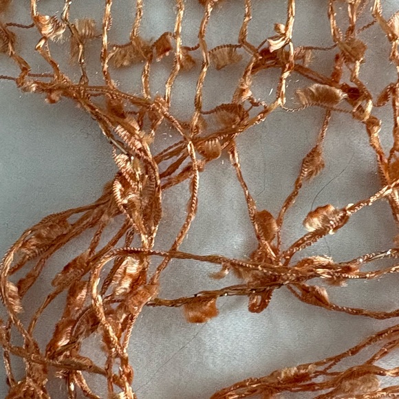 New Noelle Women's‎ Coral Peach Orange Scarf Long Fringe Netting Soft Dressy - Picture 3 of 4